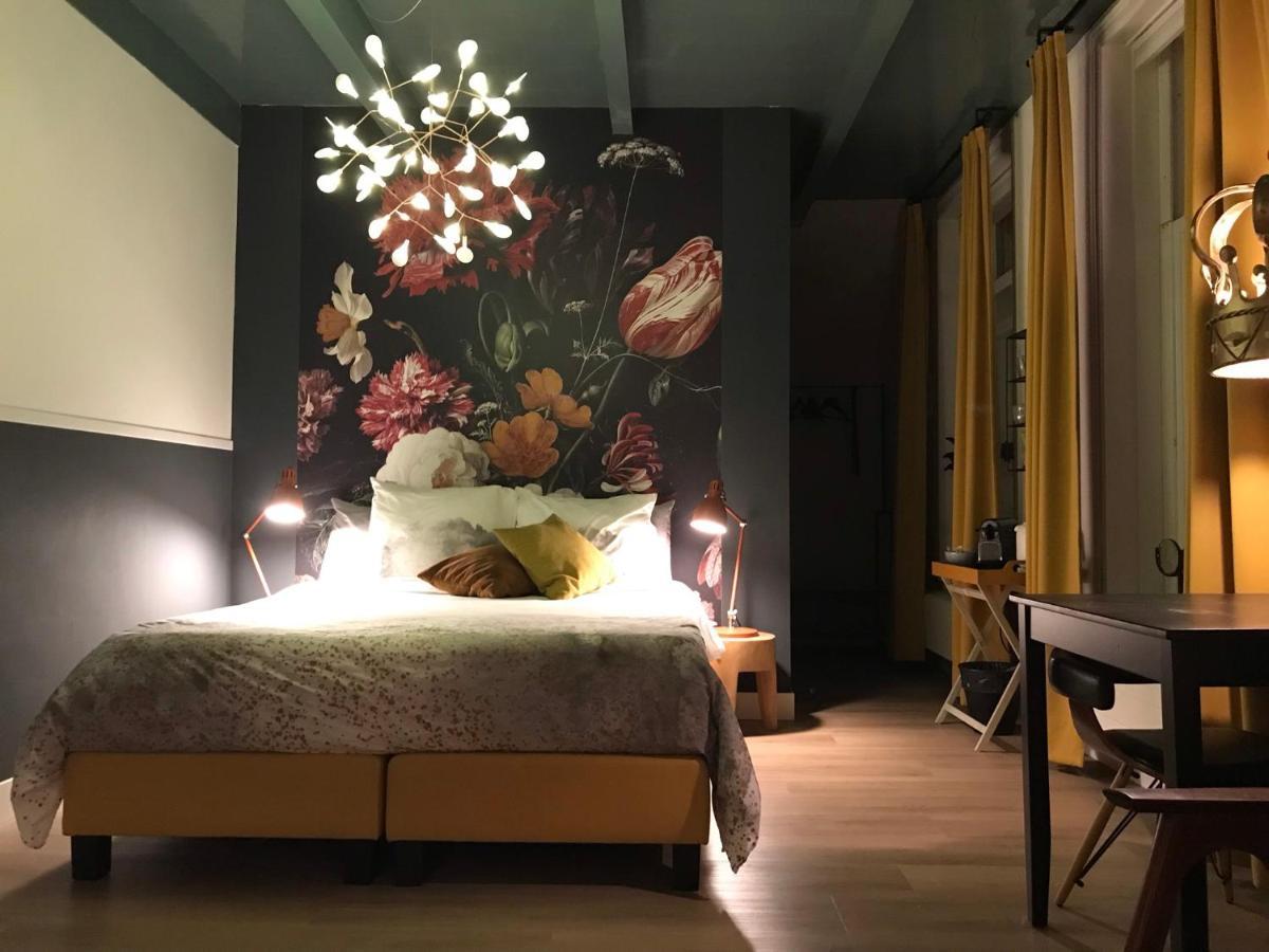 B&B Logeren Bij De Burgemeester Stad aan 't Haringvliet Экстерьер фото