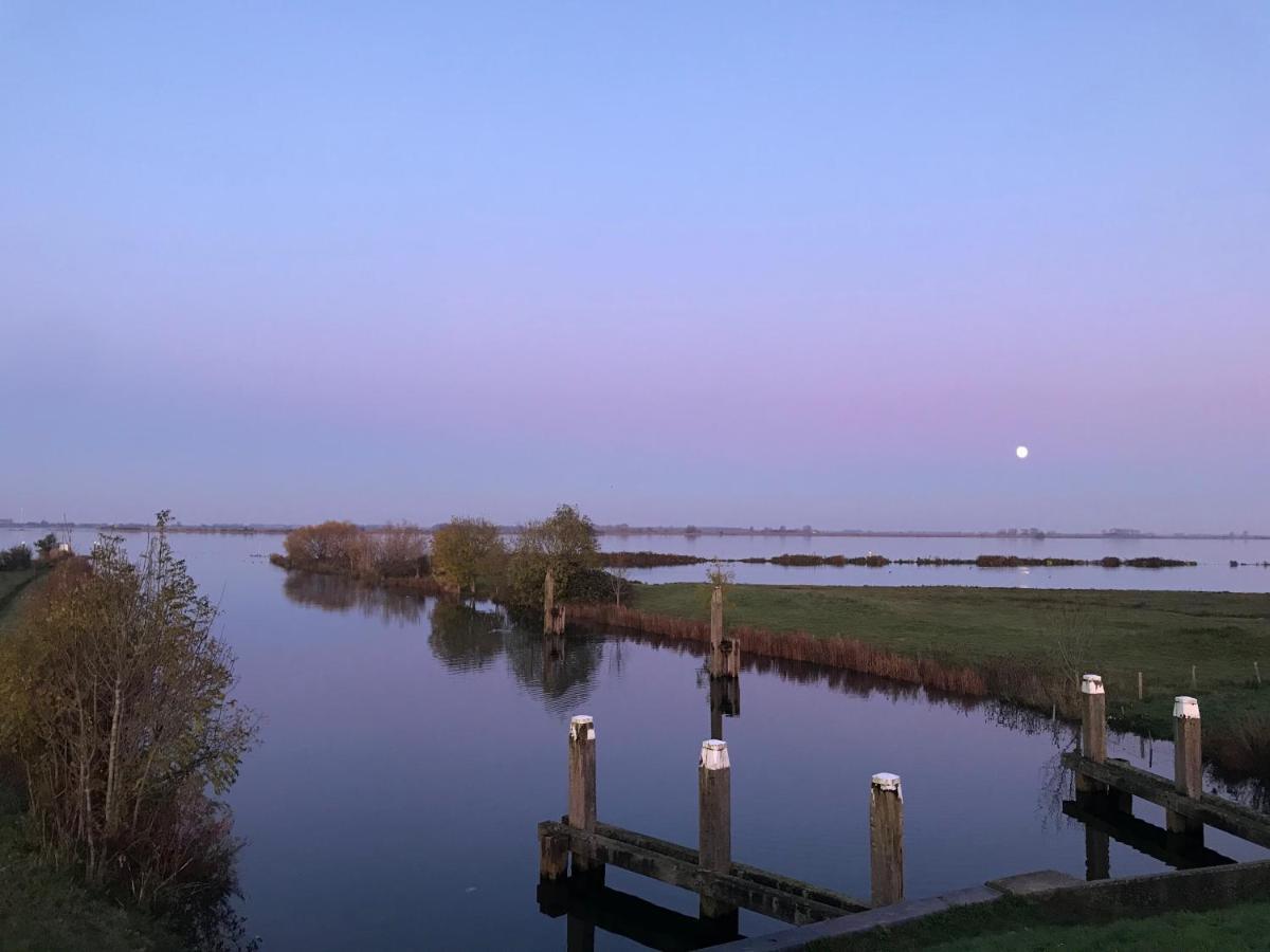 B&B Logeren Bij De Burgemeester Stad aan 't Haringvliet Экстерьер фото