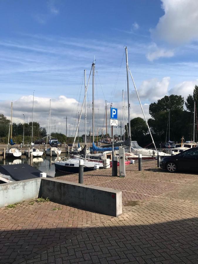B&B Logeren Bij De Burgemeester Stad aan 't Haringvliet Экстерьер фото